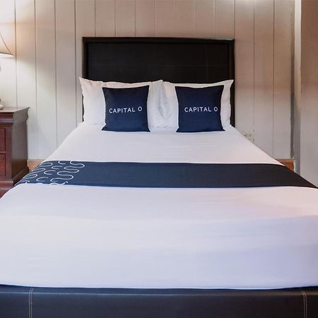 Capital O Hotel Villa Azura Tecate Buitenkant foto